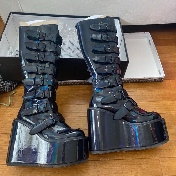 Demonia Shoes - Demonia Swing-815 Black Holographic Patent Boots